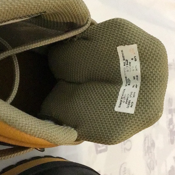 Size 9 Used Timberland Boots - Picture 4 of 4